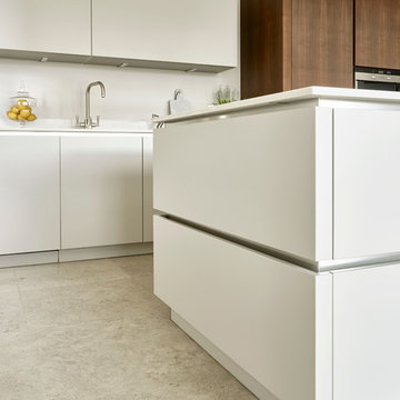 Walnut & Cornforth White Kitchen