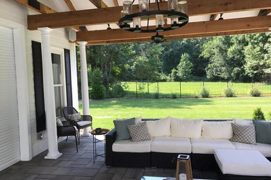 Example of a classic patio design in Baltimore