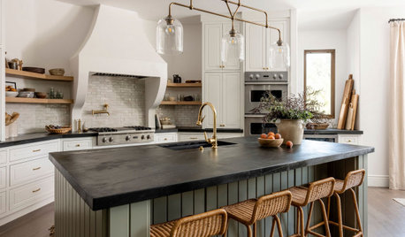 10 Dramatic Kitchen Island Countertop Ideas