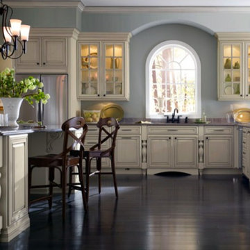 A very stylish, classicly decorated ASA kitchen