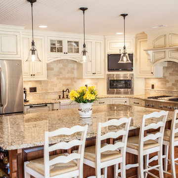 Mount Pleasant, Iowa - Traditional White Kitchen