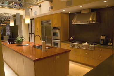 Example of a mid-sized minimalist l-shaped ceramic tile and beige floor open concept kitchen design in Chicago with a double-bowl sink, flat-panel cabinets, light wood cabinets, concrete countertops, gray backsplash, ceramic backsplash, stainless steel appliances and an island