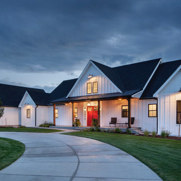 Front Exterior and horseshoe driveway