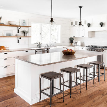 Fairfield, Iowa - Modern Farmhouse Kitchen