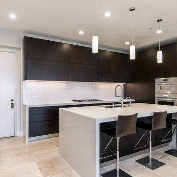 Summit Ridge Ultra-Modern Kitchen