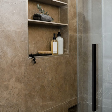 Shampoo & Shave Niche