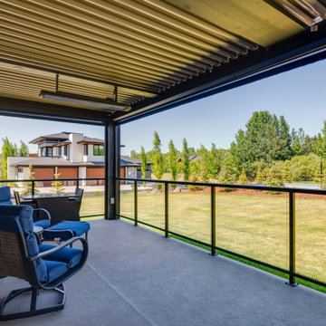 StruXure Adjustable Pergola with Phantom Motorized Screens