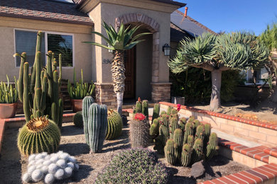Inspiration for a landscaping in Orange County.