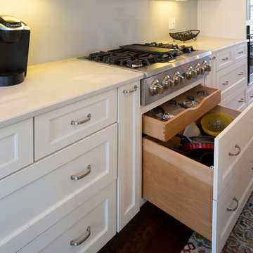 Decorators White Amish Kitchen Cabinets
