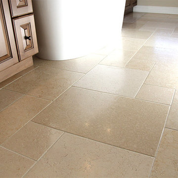 Los Serranos Master Bathroom