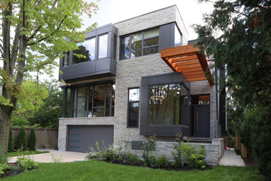 Modern exterior home idea in Toronto