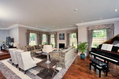 This is an example of a contemporary living room in London.