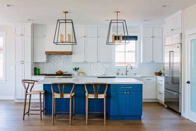Inspiration for a country kitchen remodel in Los Angeles