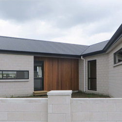 Premier Brick Country in White - Products