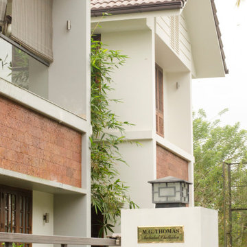 MG THOMAS RESIDENCE
