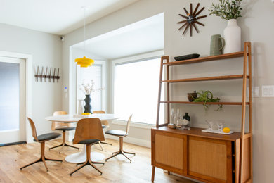 Example of a dining room design in Phoenix