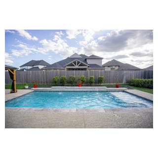 Lovelace Family - Traditional - Pool - Houston - by Richard's Total