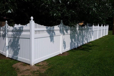 Design ideas for a mid-sized backyard landscaping in Indianapolis.