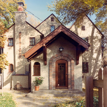 Seamless Tudor Addition