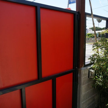 Rosewood - Wire Mesh Fencing with Gates