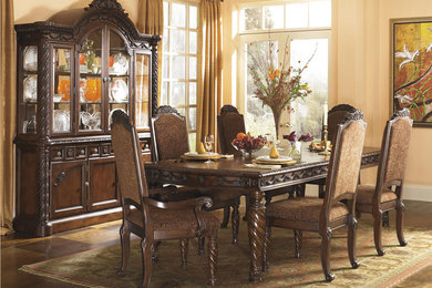 Dining room photo in DC Metro