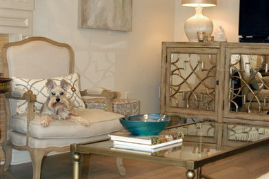 Inspiration for a timeless living room remodel in New Orleans