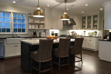 Elegant kitchen photo in Houston