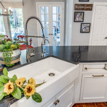 Traditional Kitchen with a Chic Farmhouse Twist
