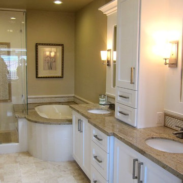 Contemporary Clean & Cozy Bathroom - Dana Point
