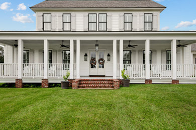 Home design - country home design idea in New Orleans