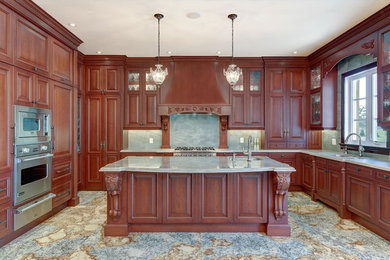 Traditional kitchen in Toronto.