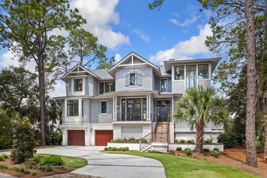 Elegant exterior home photo in Charleston