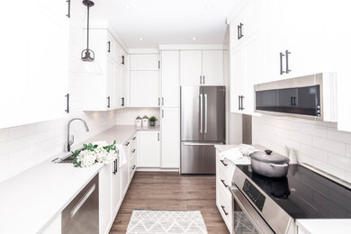 Inspiration for a modern kitchen remodel in Vancouver