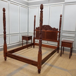 Acanthus Leaf Tallpost Queen Bed in Mahogany - Beds