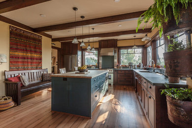 Arts and crafts kitchen photo