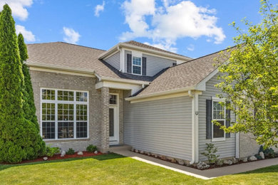 Example of an exterior home design in Chicago