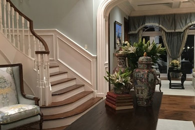 Transitional entryway photo in Orlando