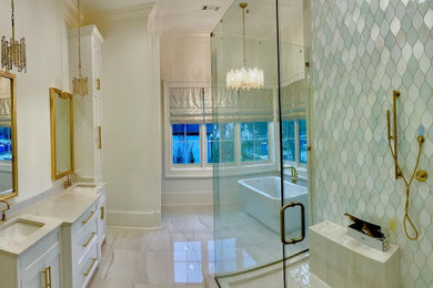 Example of a transitional bathroom design in Nashville