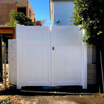 Vinyl Gate