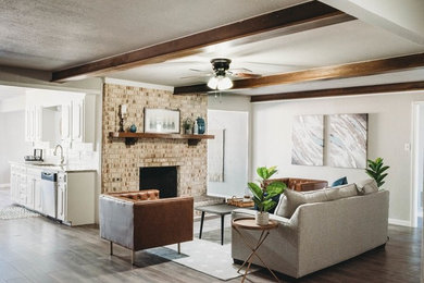 Example of a minimalist living room design in Dallas