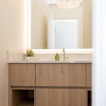 Elegant Contemporary Bathroom with Scandinavian Touch