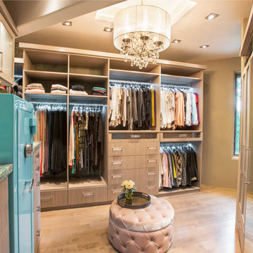Walk-In Closet Organizers