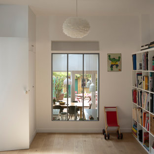 Home theater - contemporary home theater idea in Paris