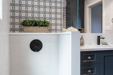 Transitional home design photo in Vancouver