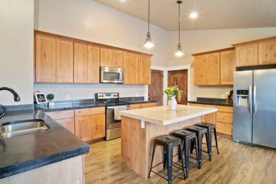 Kitchen photo in Salt Lake City