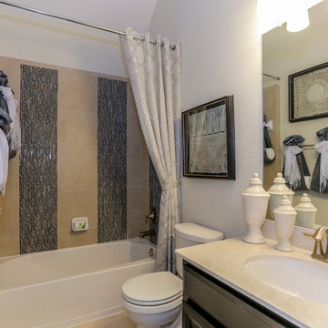 Houston, Texas | Inverness - Premier Mahogany Secondary Bathroom