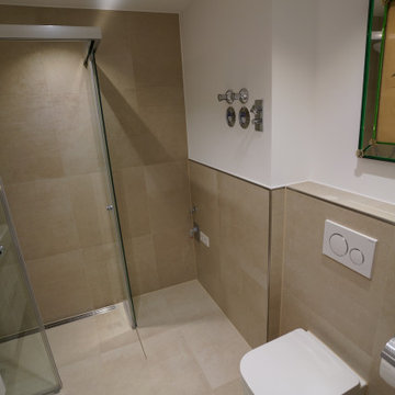 Aus einem Badezimmer wird ein Duschbad in München Bogenhausen