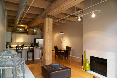 Trendy home design photo in Tampa