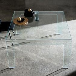Frog dining table by SOVETITALIA - Dining Tables