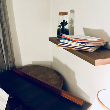 Etagère en noyer pour Jean